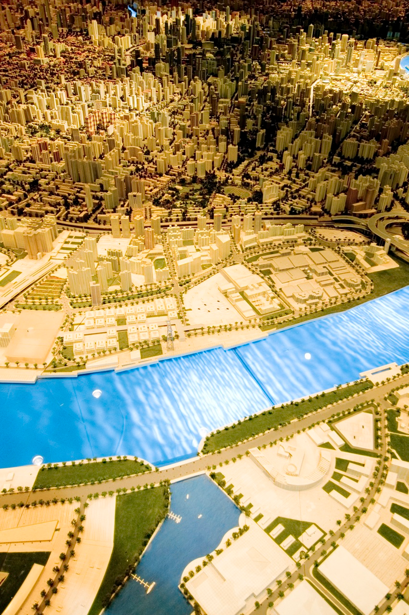 Illustration for article titled Biggest City Model in the World Waiting for Guy in Godzilla Costume